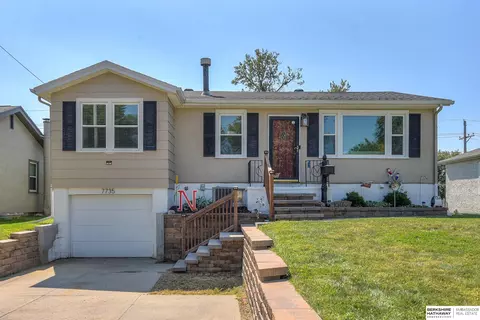 7735 Main St, Ralston, NE 68127