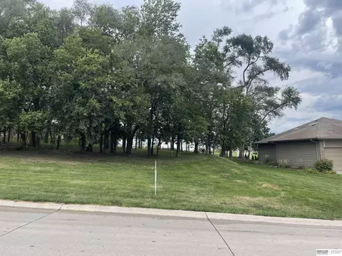 8508 Kilpatrick Pkwy, Bennington, NE 68007