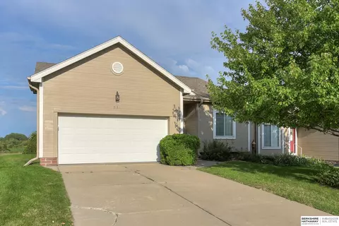 5112 N 145th St, Omaha, NE 68116