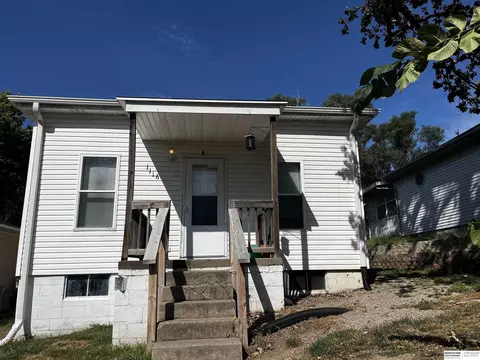 1116 S 8th St, Plattsmouth, NE 68048