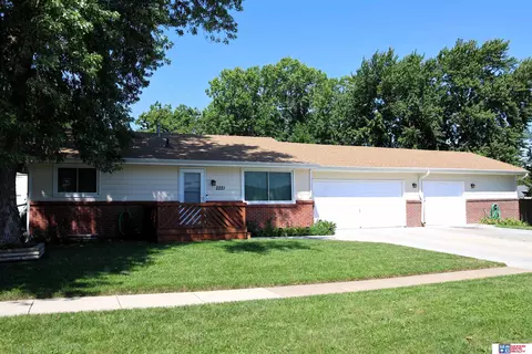 2221 SW 12th St, Lincoln, NE 68522