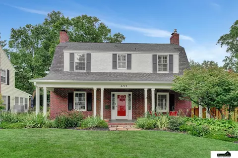 2744 Jackson Dr, Lincoln, NE 68502
