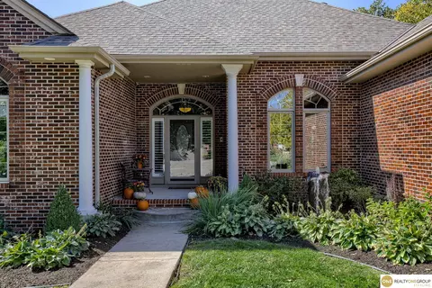 1718 S 181st St, Omaha, NE 68130