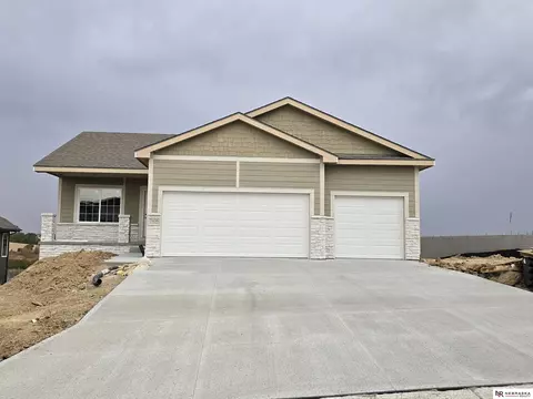 7606 N 177th St, Bennington, NE 68007