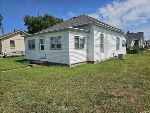 600 N Center Ave, Clay Center, NE 68933