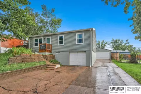 2201 Emiline St, Bellevue, NE 68147