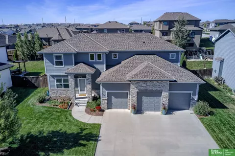 11710 S 109th St, Papillion, NE 68046