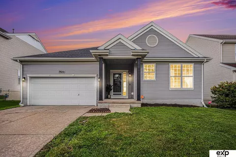 7920 N 151st St, Bennington, NE 68007