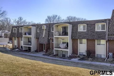 1231 S 121 Plz #311, Omaha, NE 68144