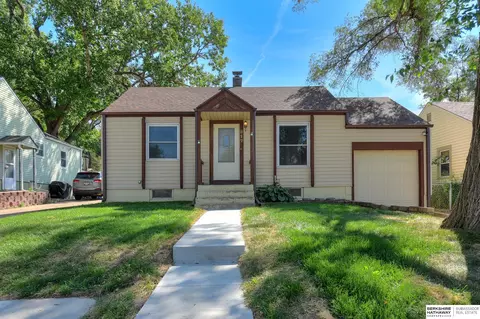 917 Mclaughlin Cir, Bellevue, NE 68005