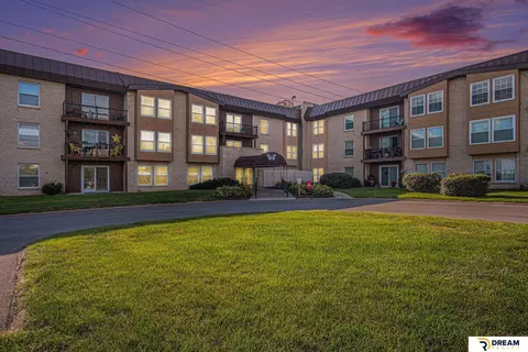 12727 W Dodge Rd #131C, Omaha, NE 68154