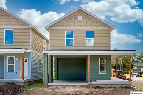 647 N 26th St, Lincoln, NE 68503