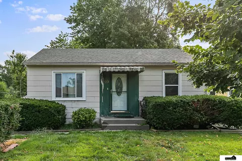 3840 S 18th St, Lincoln, NE 68502