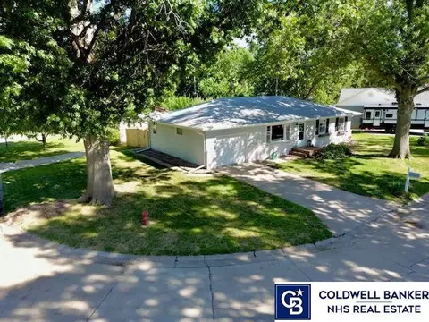 25 Arbor Ct, York, NE 68467
