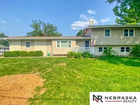 4825 N 103 St, Omaha, NE 68134