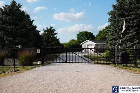 10600 Stagecoach Rd, Hickman, NE 68372