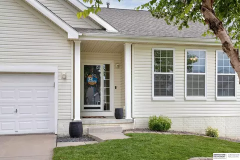 14778 Eagle St, Bennington, NE 68007