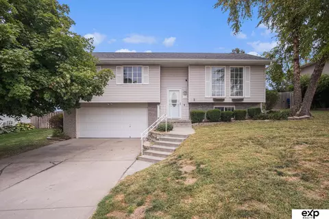 716 Grenoble Dr, Bellevue, NE 68123