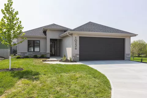 10226 N 150 Cir, Bennington, NE 68007