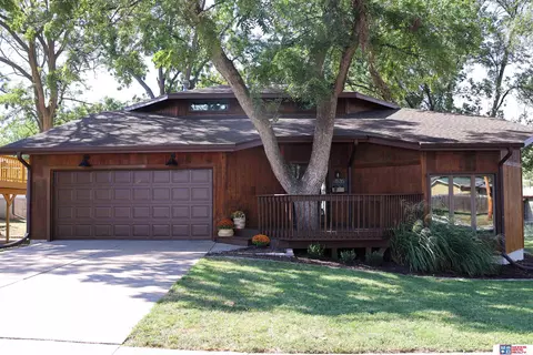 1535 N 69th St, Lincoln, NE 68505