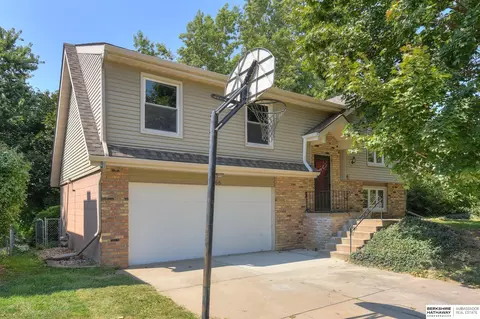 11566 Rambleridge Rd, Omaha, NE 68164