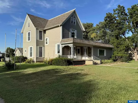 905 P St, Aurora, NE 68818