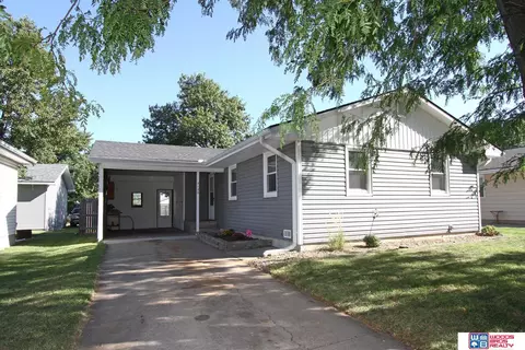 7128 Cuming St, Lincoln, NE 68507