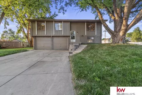 5204 Galloway St, Omaha, NE 68157