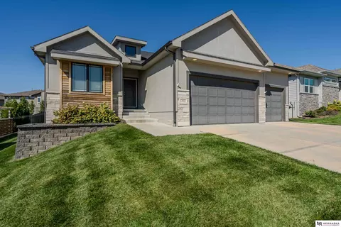 12922 Reynolds St, Omaha, NE 68142