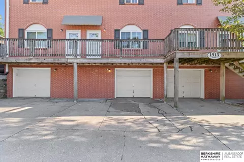 1913 Winnie Dr #11, Bellevue, NE 68005
