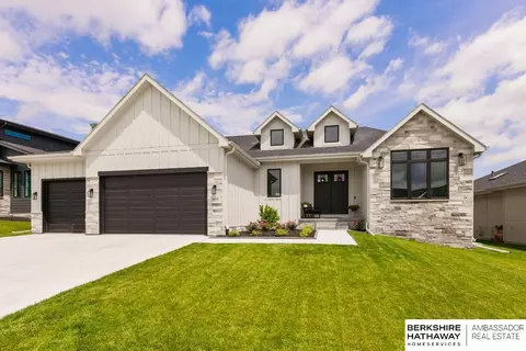 20616 Hartman Ave, Elkhorn, NE 68022