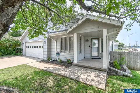 5701 S 52nd St, Lincoln, NE 68516