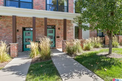 525 N 32 St, Omaha, NE 68131