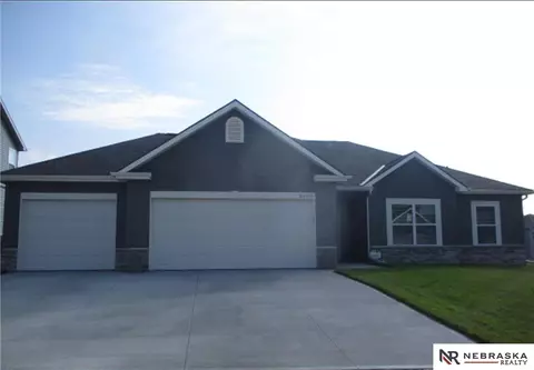 5103 N 209 St, Elkhorn, NE 68022