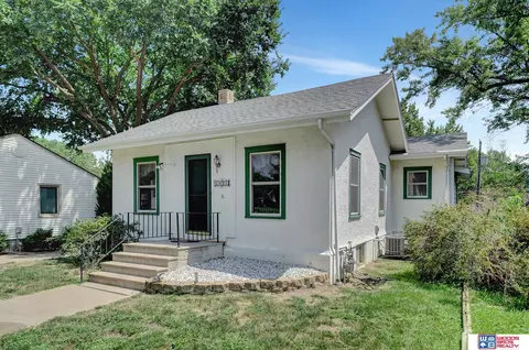 3028 S 35th St, Lincoln, NE 68506