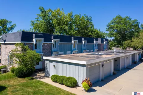 7111 Old Post Rd #13, Lincoln, NE 68506