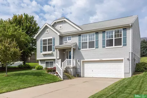 2504 N 165th St, Omaha, NE 68116