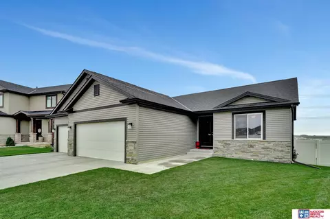 6552 Las Verdes Ln, Lincoln, NE 68523