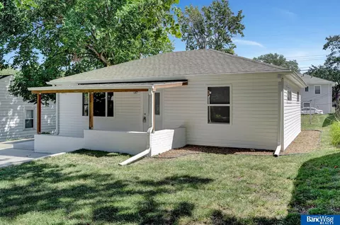 300 S 46 St, Lincoln, NE 68510