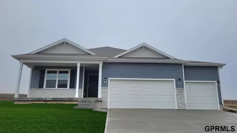 5550 N 187 St, Elkhorn, NE 68022
