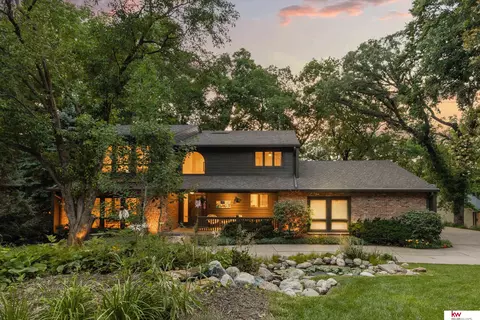 2668 S 96 Cir, Omaha, NE 68124