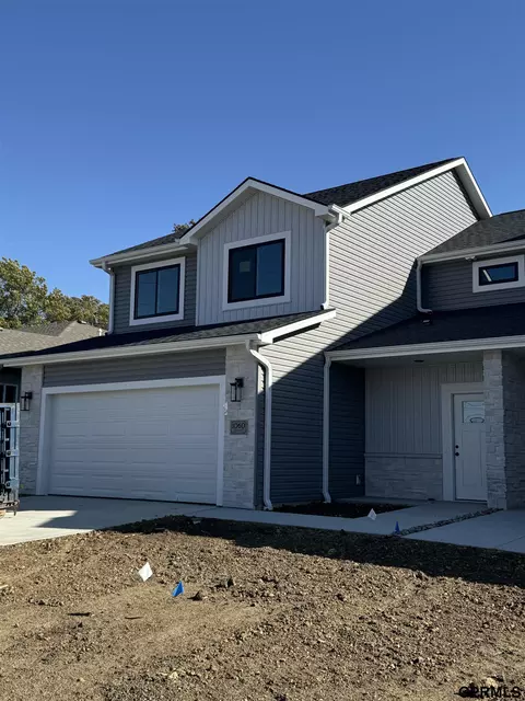 1060 Iris Ave, Crete, NE 68333