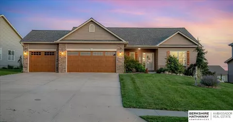 12135 Elmwood Dr, Bennington, NE 68007