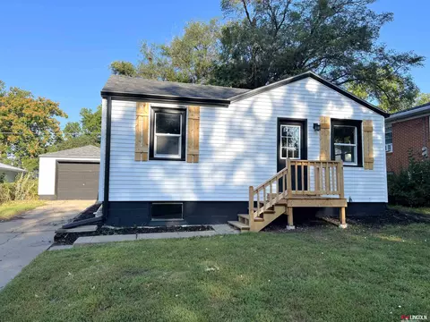 851 S 45th St, Lincoln, NE 68510