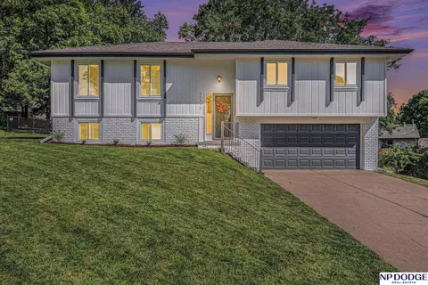15512 Jackson Cir, Omaha, NE 68154