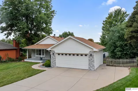 3605 S 75th St, Lincoln, NE 68506