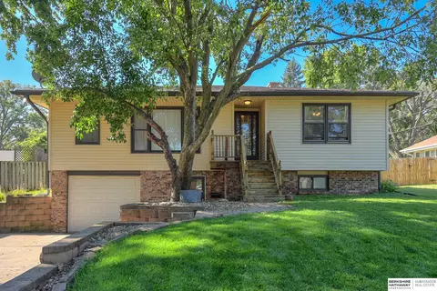 505 W Perry St, Papillion, NE 68046