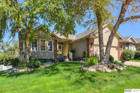 16218 Redwood St, Omaha, NE 68136