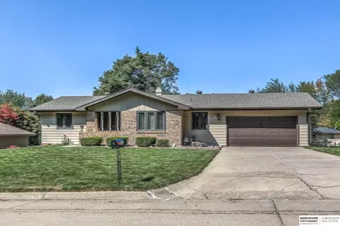 1906 S 121 St, Omaha, NE 68144