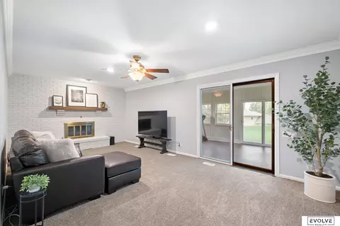 12232 Izard St, Omaha, NE 68154 photo 4